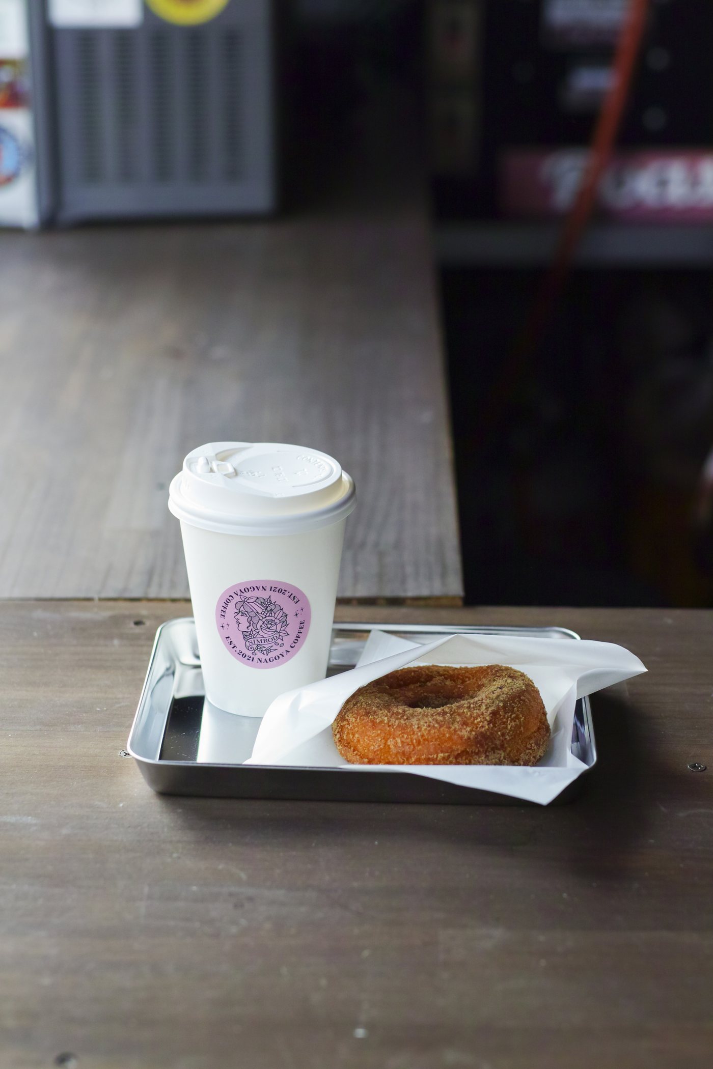 窓辺のコーヒーと焼き菓子